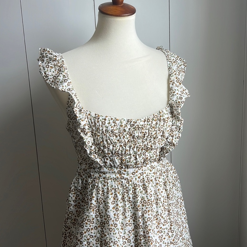 Saints + Secrets apron smocked ruffle romper EUC